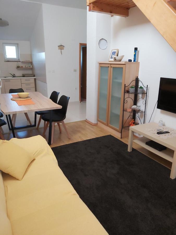 Apartment Niko Vir Luaran gambar