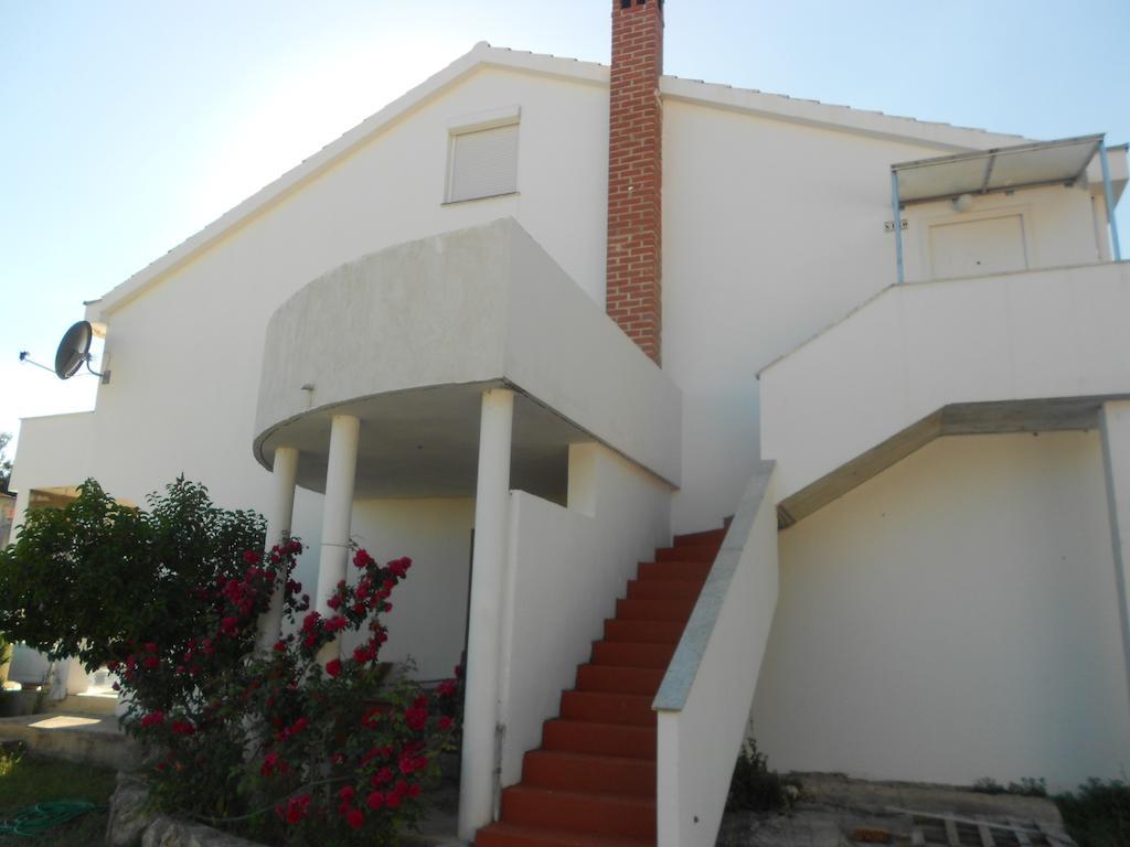 Apartment Niko Vir Luaran gambar